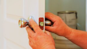 Read more about the article How much dose it cost for a locksmith to fit a lock ?