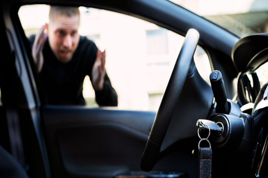 Emergency locksmith service